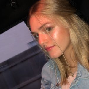 Meet your Posher, Ainsley